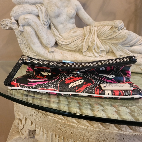 L.A.M.B. by Gwen Stefani Glam Lips Kisses Xoxo Luxury Designer Bag #602 - Picture 11 of 11